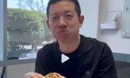「爱哭男孩」贾跃亭又泪洒现场，数度哽咽感谢散户……