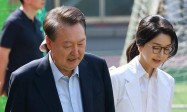 韩国大选正式投票开始，尹锡悦夫妇现身投票站