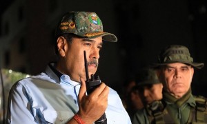 委内瑞拉油轮刚出海，中国军舰紧随其后，对外释放信号强烈