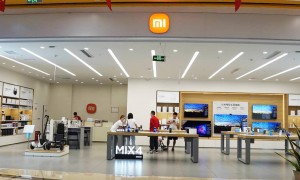 原创 
            小米高管晒17Ultra真机！卢伟冰答疑解惑，这次涨价有点多