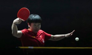 中国大满贯：向鹏爆冷4-3逆转雨果进四强 孙颖莎王曼昱会师决赛