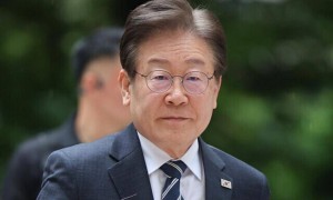 朝鲜驱逐舰二度下水，金正恩新举动，是否释放对韩缓和信号？