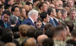 这两幕,真有点辣眼睛